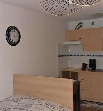 דירות בזייה Agreable Logement Proche De La Gare Et Du Polygone מראה חיצוני תמונה